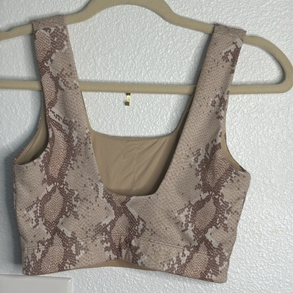 Varley Delta Medium Support Sports Bra Champagne Snake Print S - Picture 5 of 5